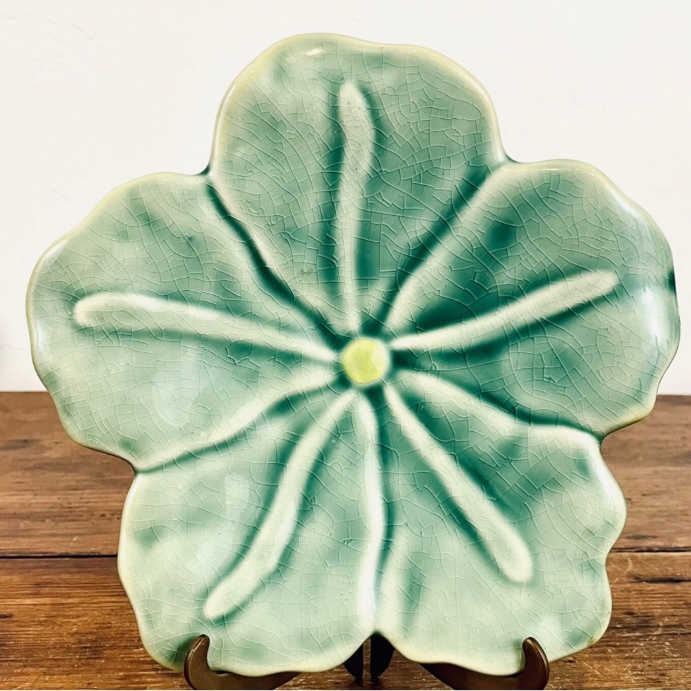 Vintage green flower plates (4)